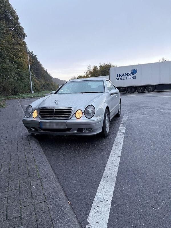 Gebraucht Mercedes CLK320 Avantgarde 218 PS (160 kW) 2000 Silber Coupé
