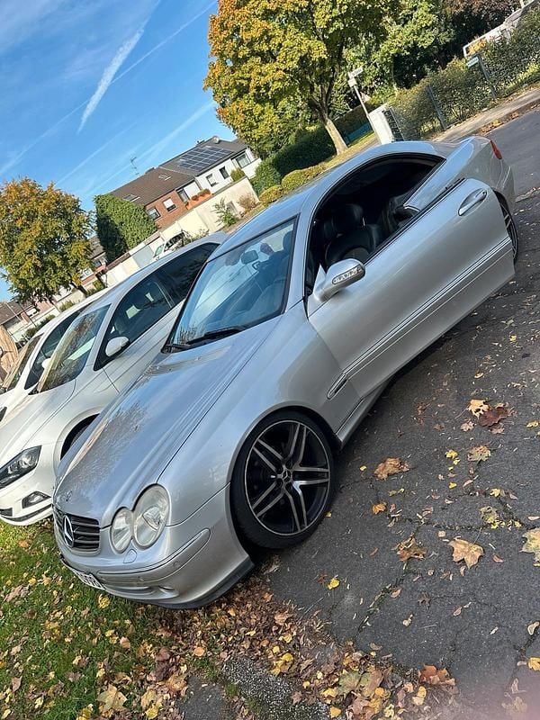 Silber Gebraucht 2004 Mercedes CLK200 Coupé | 2.200 € (Fairer Preis) - Bild 1/4