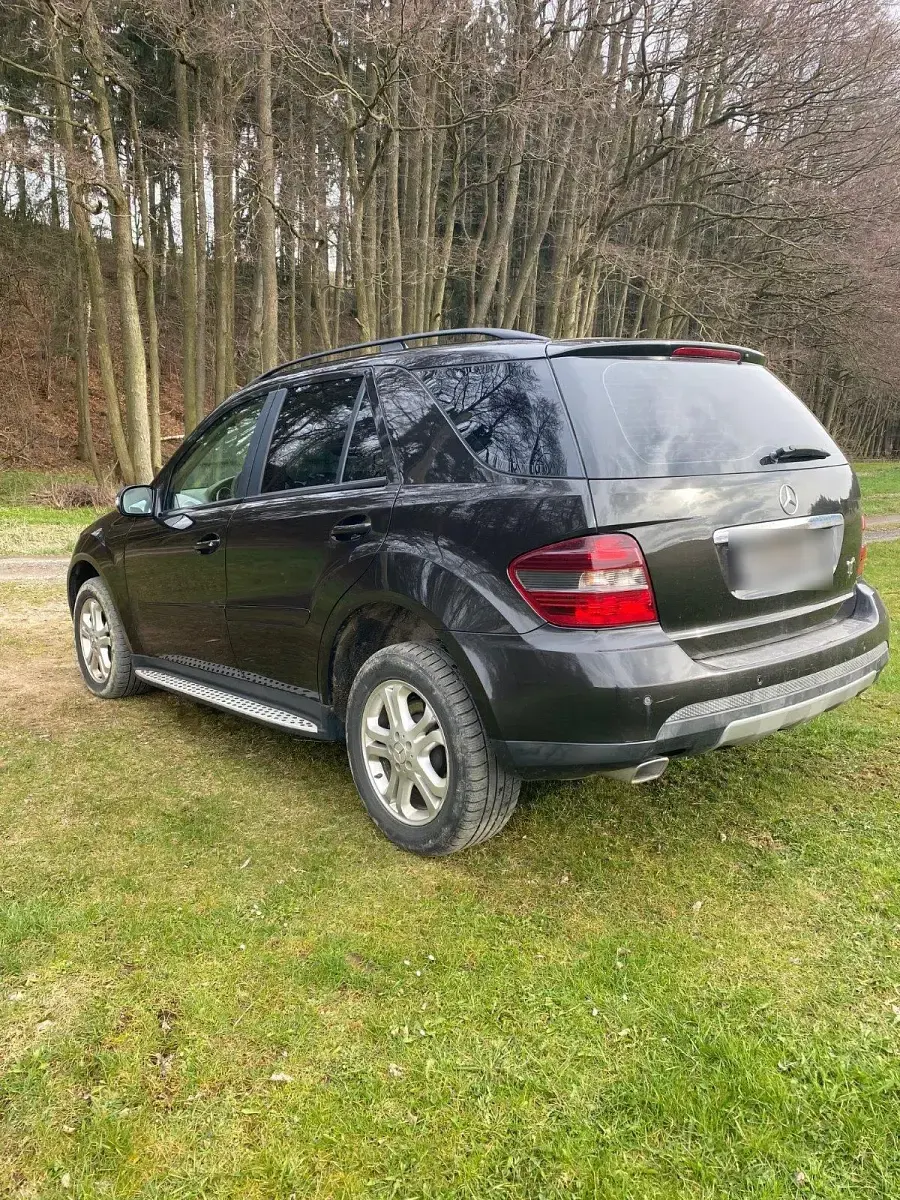 Używany Mercedes ML280 190 KM (139 kW) 2007 Czarny SUV