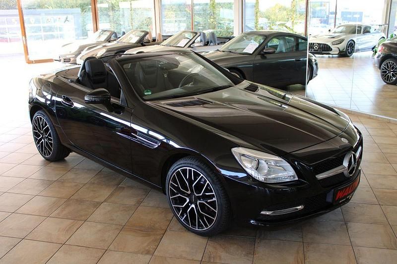 Schwarz Gebraucht 2013 Mercedes SLK200 Cabrio | 16.950 € (Superpreis) - Bild 1/4