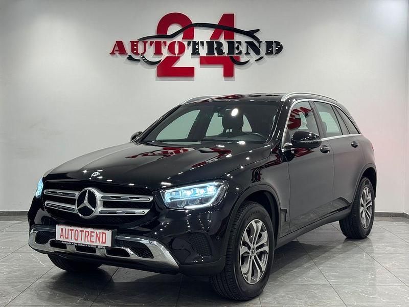 Schwarz Gebraucht 2020 Mercedes GLC300 SUV | 31.900 € (Superpreis) - Bild 1/4