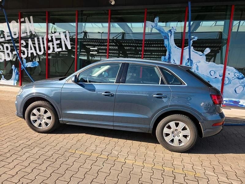 Gebraucht Audi Q3 Design 150 PS (110 kW) 2016 Blau SUV