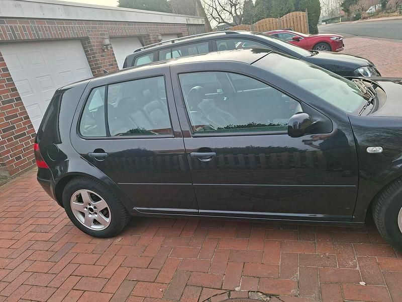Gebraucht VW Golf IV 75 PS (55 kW) 2003 Schwarz Kleinwagen