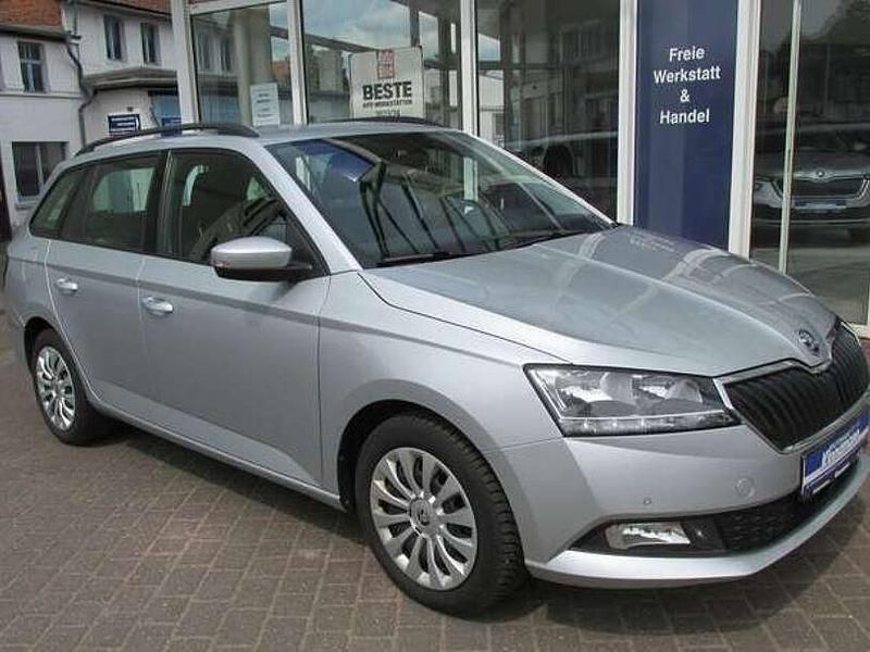 Brilliantsilber met. Gebraucht 2021 Skoda Fabia Kleinwagen | 15.997 € (Fairer Preis) - Bild 1/4