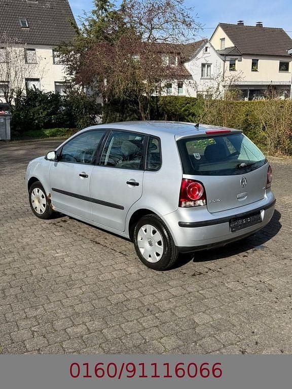 Second-hand VW Polo Trendline 64 CP (47 kW) 2006 Argintiu Hatchback
