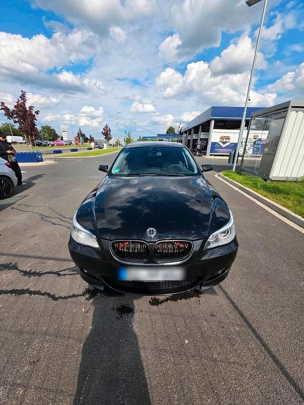Schwarz Gebraucht 2004 BMW 520 Limousine | 2.900 € (Guter Preis) - Bild 1/4