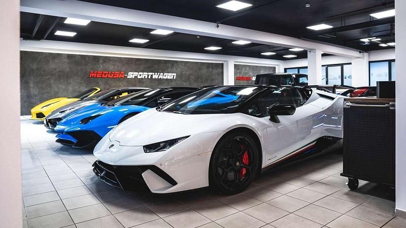 Neu Ferrari Purosangue 725 PS (533 kW) 2026 Grau SUV