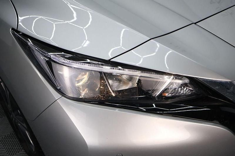 Gebraucht Nissan Leaf 360º 110 kW (150 PS) 2021 Silber Kleinwagen