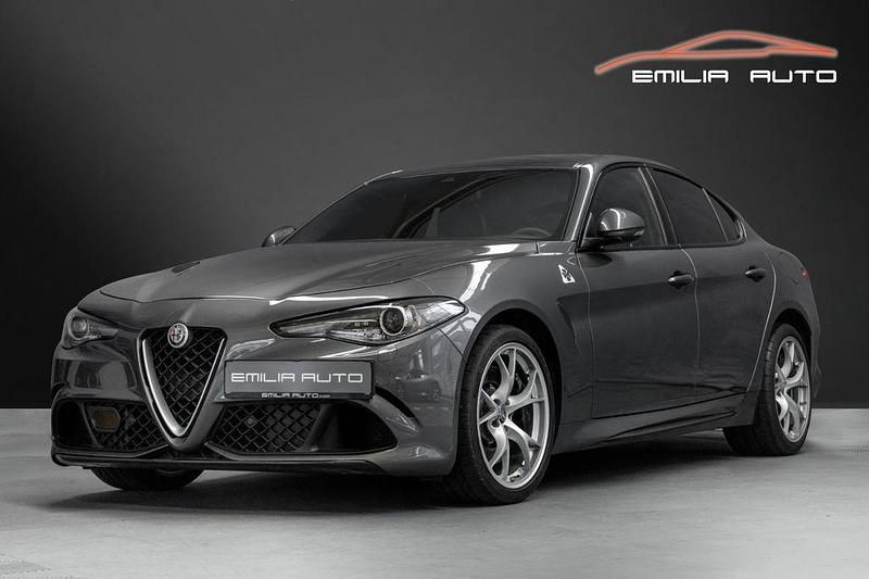 Grau Gebraucht 2018 Alfa Romeo Giulia Quadrifoglio Limousine | 48.900 € (Guter Preis) - Bild 1/4