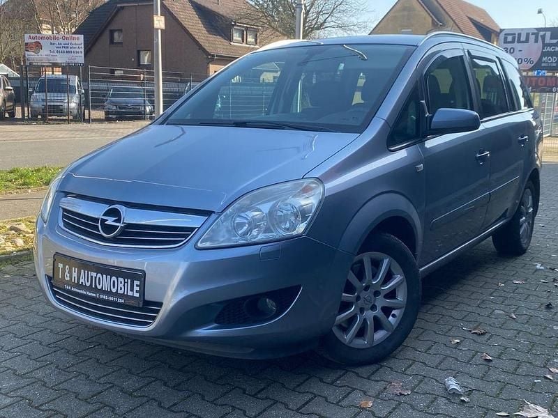 Gebraucht Opel Zafira Edition 94 PS (69 kW) 2008 Silber Van / Kleinbus