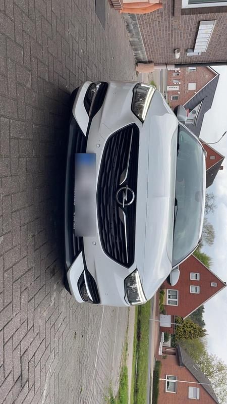 Gebraucht Opel Insignia 174 PS (127 kW) 2017 Weiß Limousine