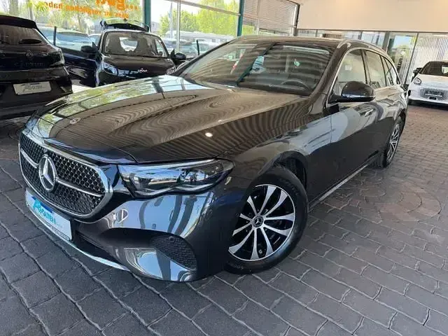 Gebraucht Mercedes E220 197 PS (144 kW) 2025 Grau Kombi