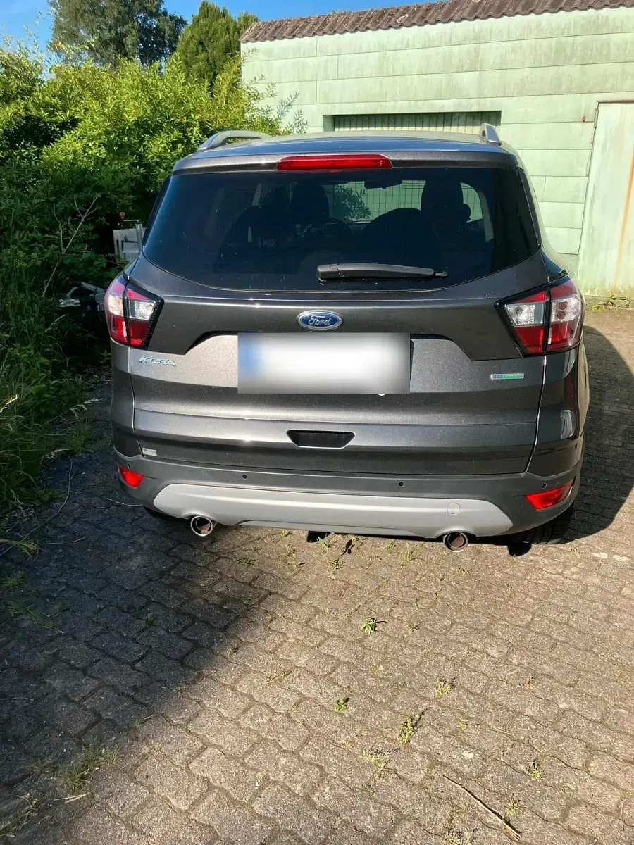Gebraucht Ford Kuga 120 PS (88 kW) 2018 Grau SUV