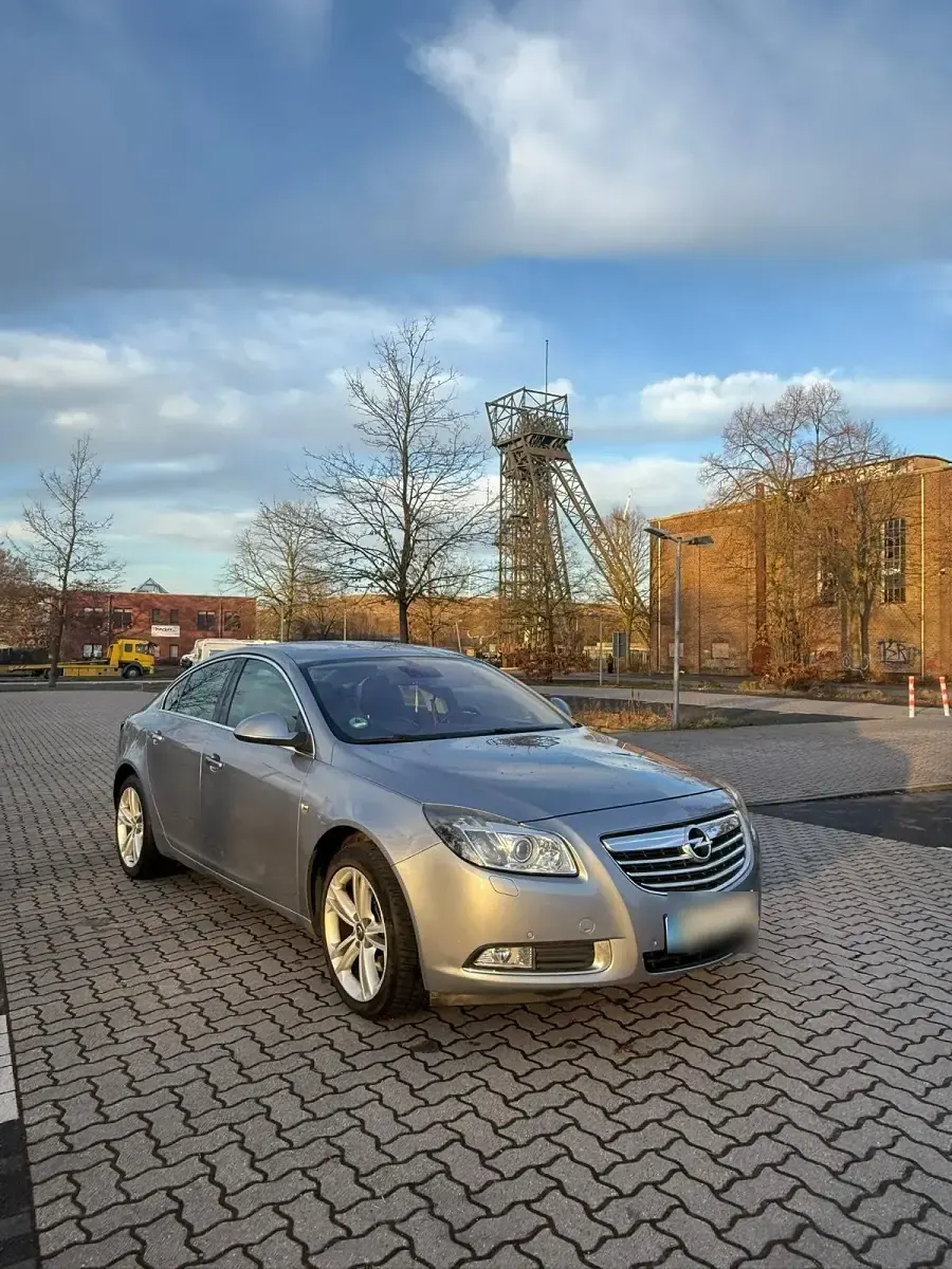 Gebraucht Opel Insignia 220 PS (161 kW) 2008 Silber Limousine