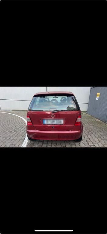 Gebraucht Mercedes 190 111 PS (81 kW) 2001 Rot Limousine