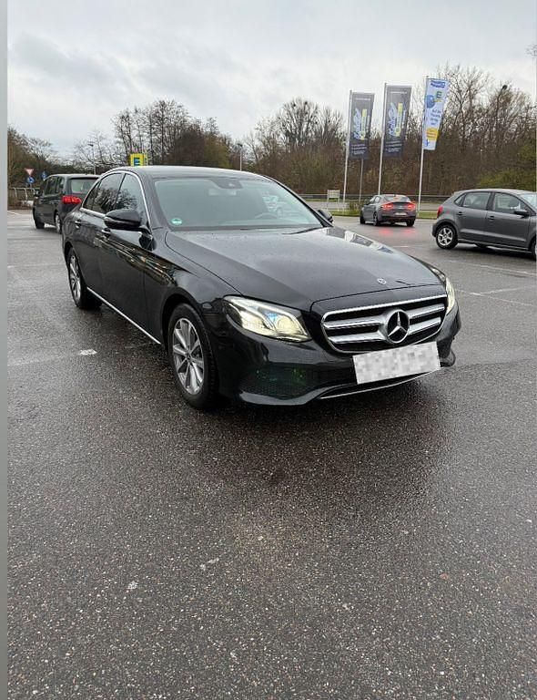 Gebraucht Mercedes E200 184 PS (135 kW) 2017 Schwarz Limousine