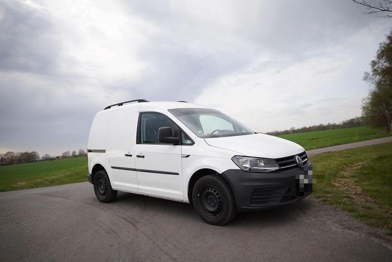 Second-hand VW Caddy 75 CP (55 kW) 2016 Alb Monovolum