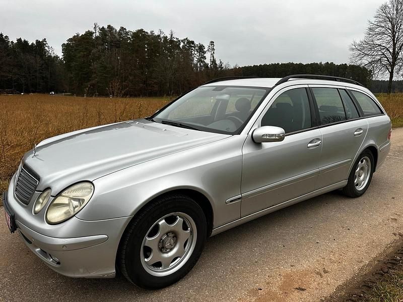 Silber Gebraucht 2004 Mercedes E200 Kombi | 1.200 € (Guter Preis) - Bild 1/4