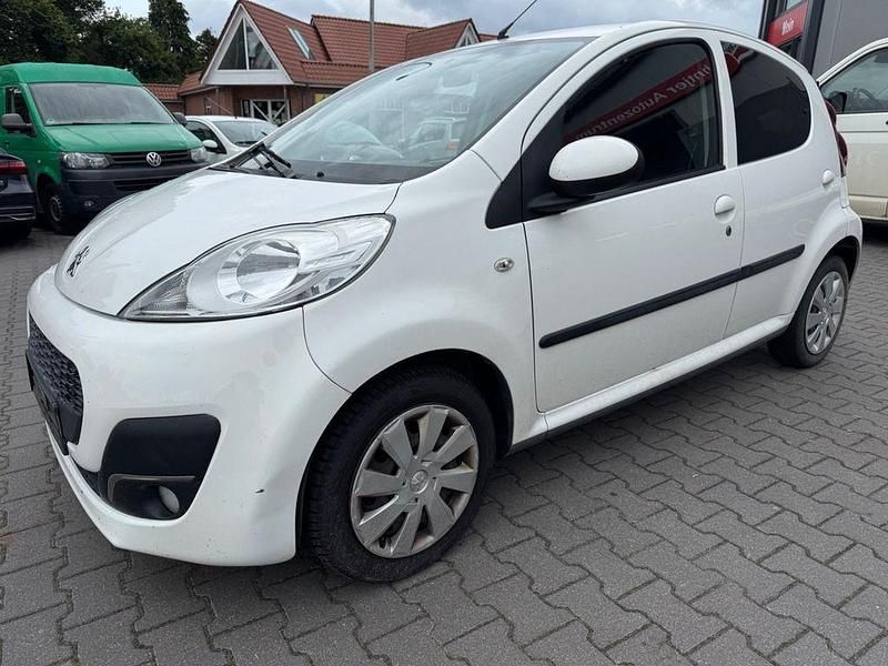 Weiß Gebraucht 2012 Peugeot 107 Active Kleinwagen | 1.999 € (Fairer Preis) - Bild 1/4