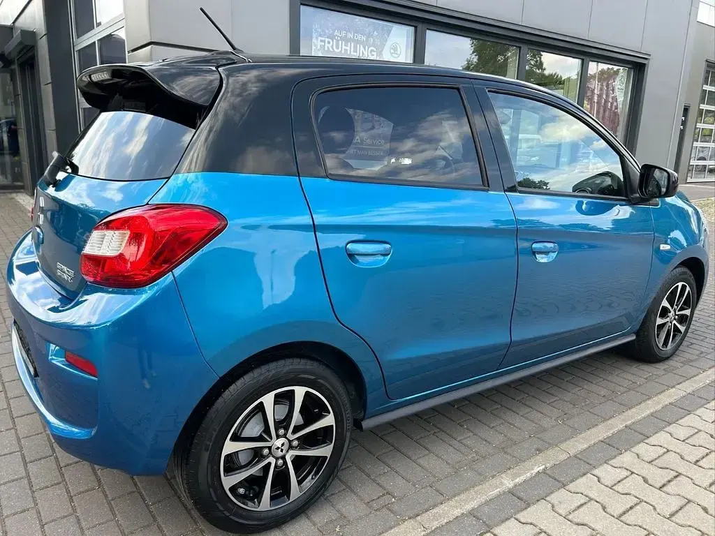 Gebraucht Mitsubishi Space Star Diamant Edition 80 PS (58 kW) 2017 Blau Kleinwagen