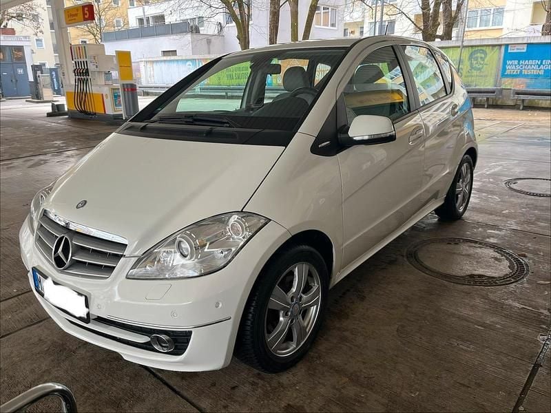 Gebraucht Mercedes A200 140 PS (102 kW) 2012 Weiß Limousine