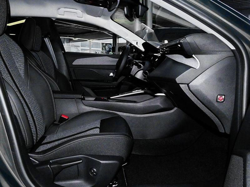 Gebraucht Peugeot 308 Allure 145 PS (106 kW) 2026 Blau Limousine