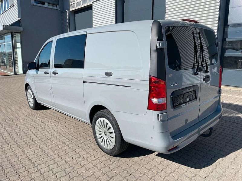 Gebraucht Mercedes Vito 190 PS (139 kW) 2024 Alpingrau Van