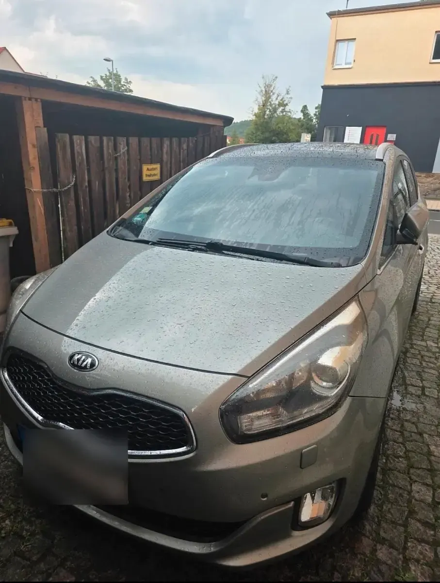 Gebraucht Kia Carens 141 PS (103 kW) 2016 Beige Van / Kleinbus