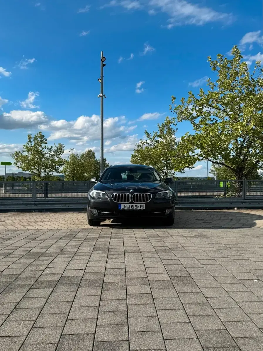Gebraucht BMW 520 2012 Grau Kombi
