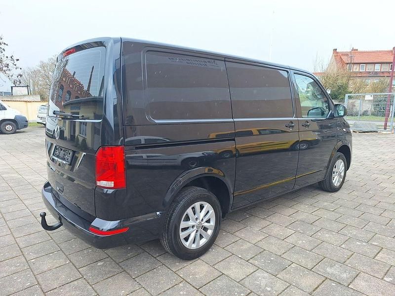 Gebraucht VW Transporter 150 PS (110 kW) 2023 Schwarz Van