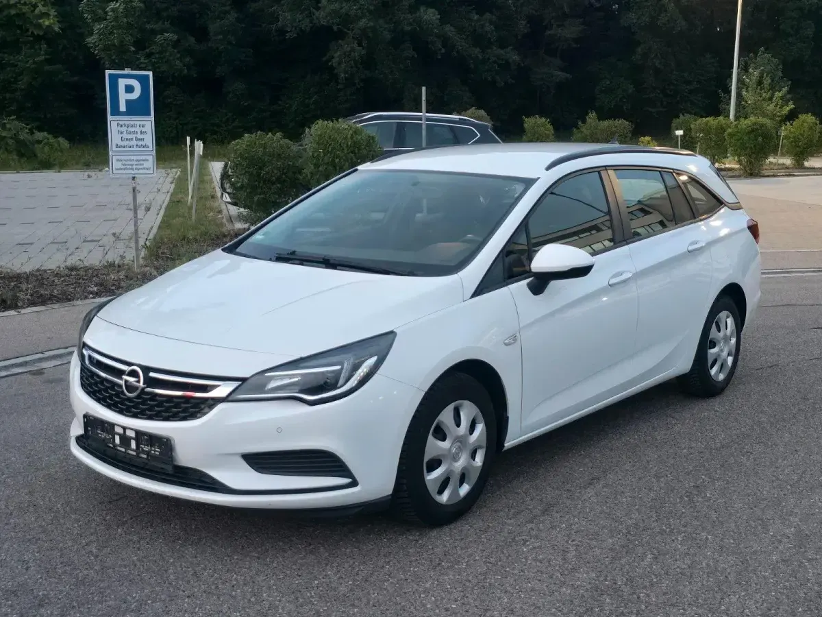 Gebraucht Opel Astra Edition 110 PS (80 kW) 2019 Weiß Kombi