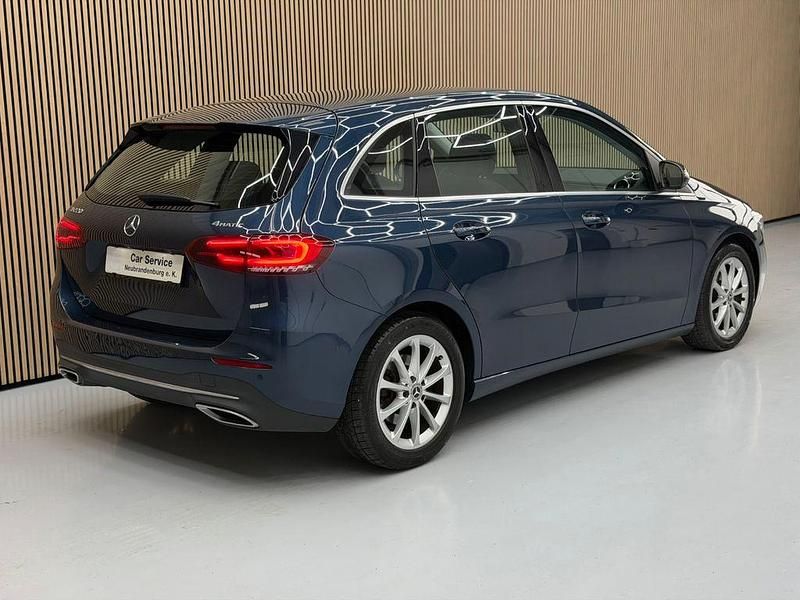 Gebraucht Mercedes B220 190 PS (139 kW) 2020 Blau Van / Kleinbus