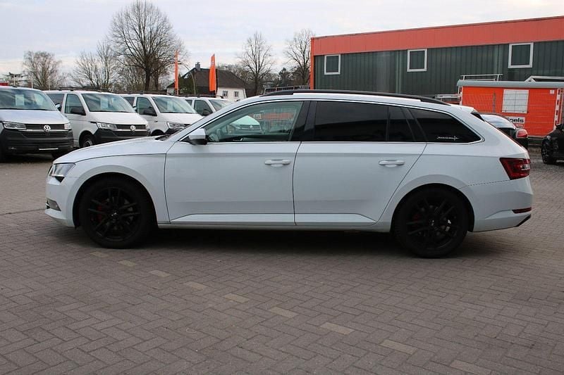 Gebraucht Skoda Superb Ambition 150 PS (110 kW) 2016 Weiß Kombi