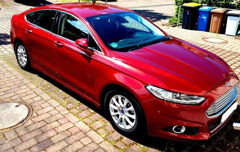Rot Gebraucht 2015 Ford Mondeo Titanium Limousine | 7.900 € (Etwas zu teuer) - Bild 1/4