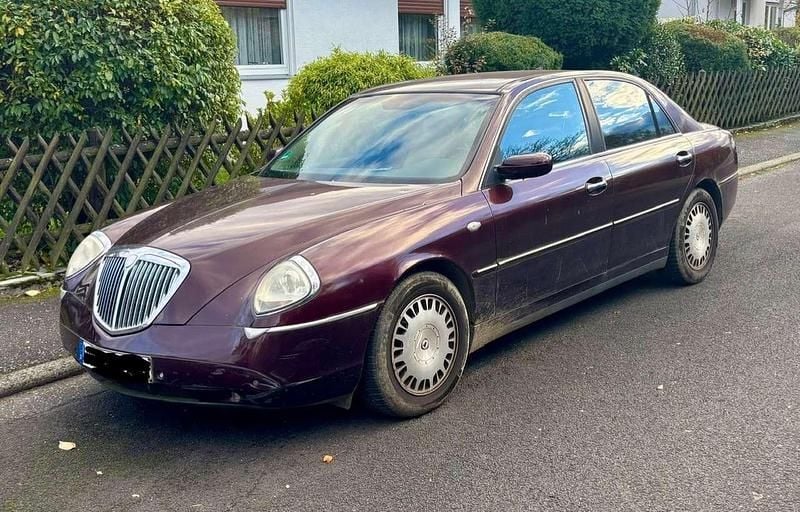Rot Gebraucht 2001 Lancia Thesis Limousine | 5.900 € - Bild 1/4