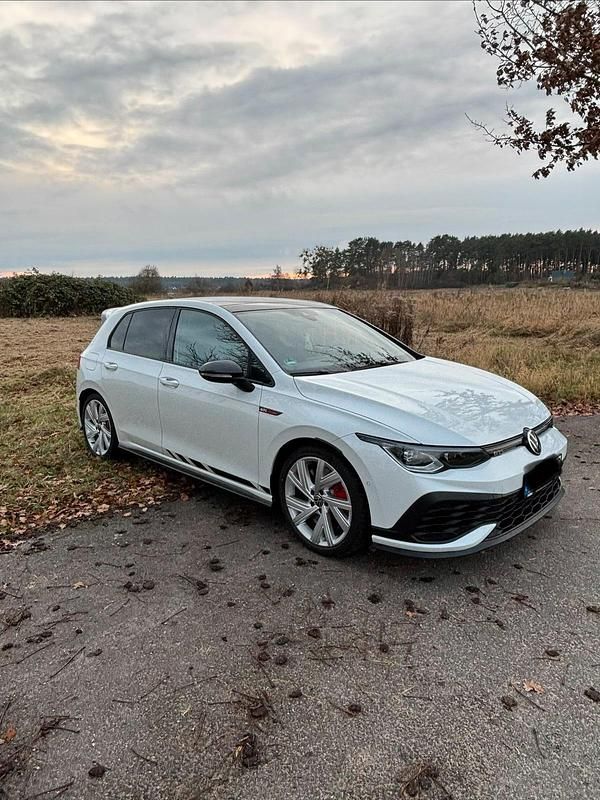 Gebraucht VW Golf VIII 300 PS (220 kW) 2021 Weiß Limousine