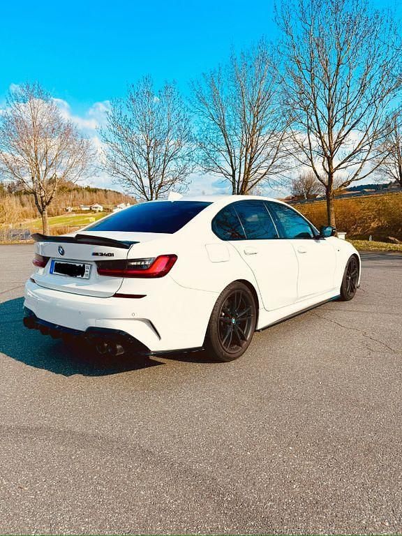 Weiß Gebraucht 2021 BMW M340 M Sport Limousine | 42.800 € (Guter Preis) - Bild 1/4