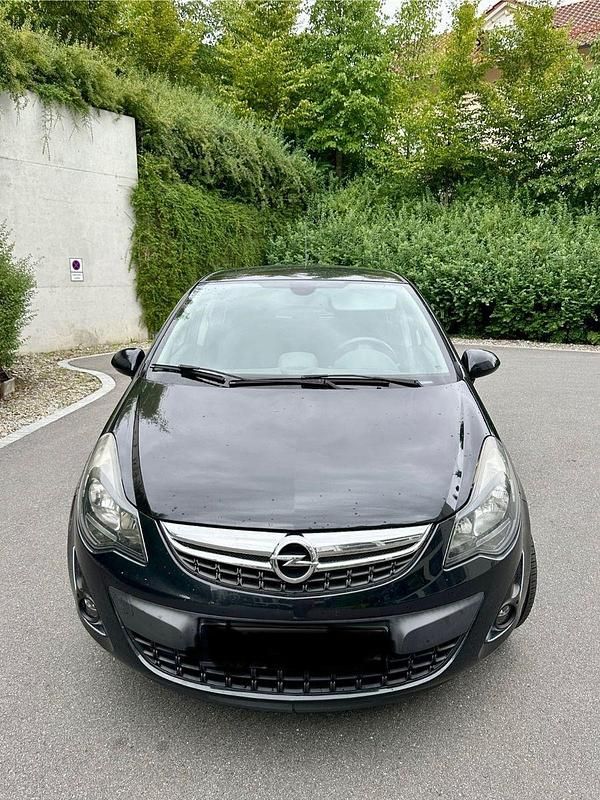 Schwarz Gebraucht 2014 Opel Corsa Color Edition Kleinwagen | 5.700 € (Fairer Preis) - Bild 1/4