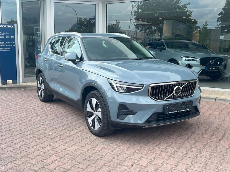 Thunder grey Gebraucht 2022 Volvo XC40 Core SUV | 33.900 € (Fairer Preis) - Bild 1/4
