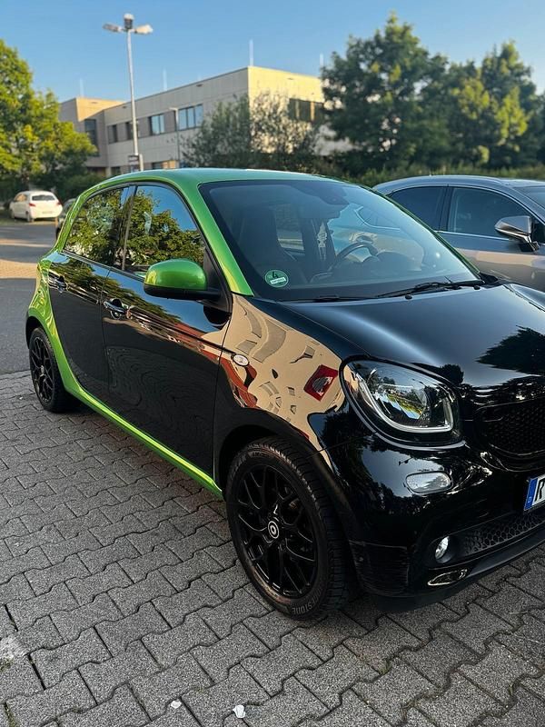 Gebraucht 2018 Smart ForFour Electric Drive Kleinwagen | 8.100 € - Bild 1/4