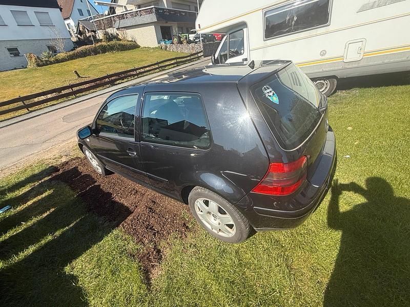 Gebraucht VW Golf IV 101 PS (74 kW) 2000 Kleinwagen