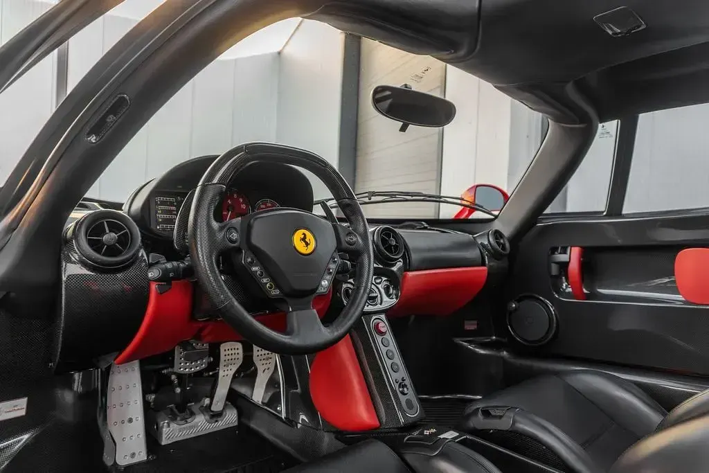 Gebraucht Ferrari Enzo 659 PS (484 kW) 2004 Rot Coupé
