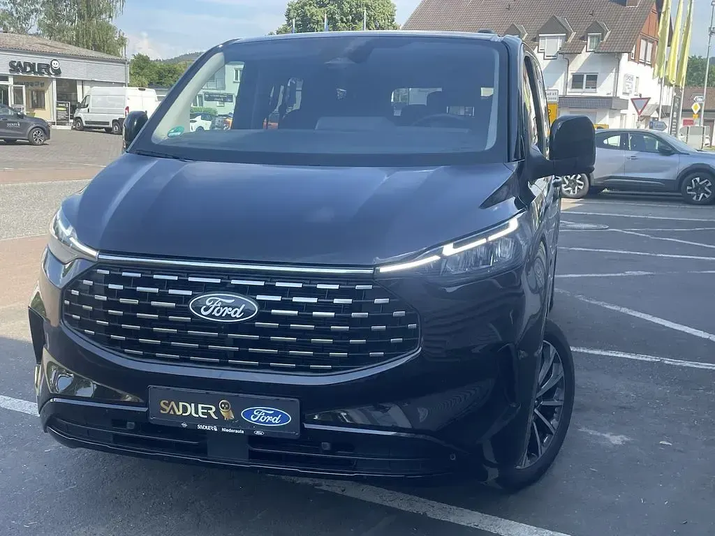 Gebraucht Ford Tourneo Titanium X 150 PS (110 kW) 2025 Schwarz Van / Kleinbus