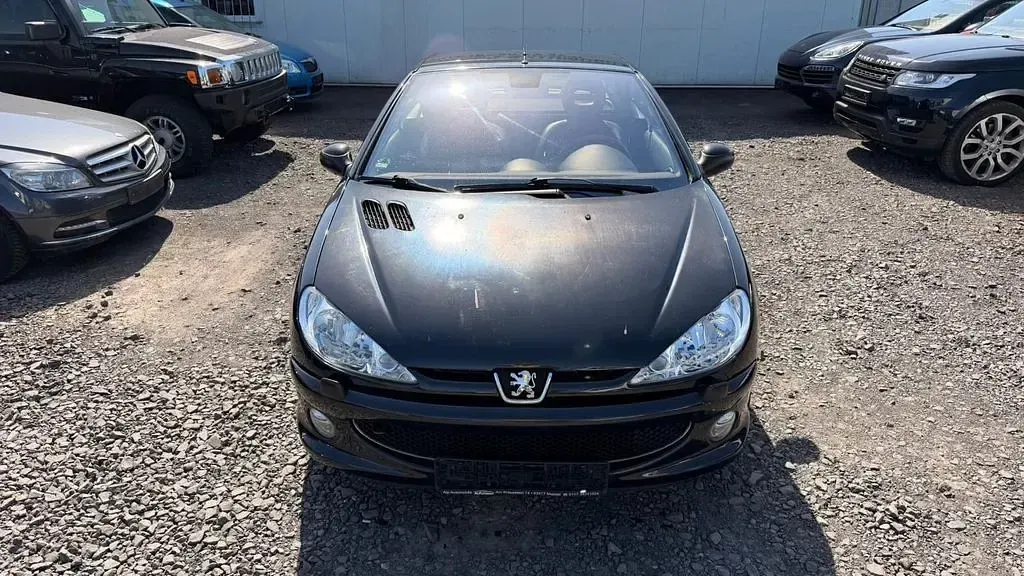 Gebraucht Peugeot 206 CC Platinum 109 PS (80 kW) 2005 Farbe schwarz obsidien/metalli Cabrio