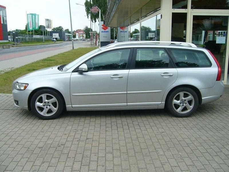 Gebraucht Volvo V50 Business Edition 114 PS (83 kW) 2012 Silber Kombi