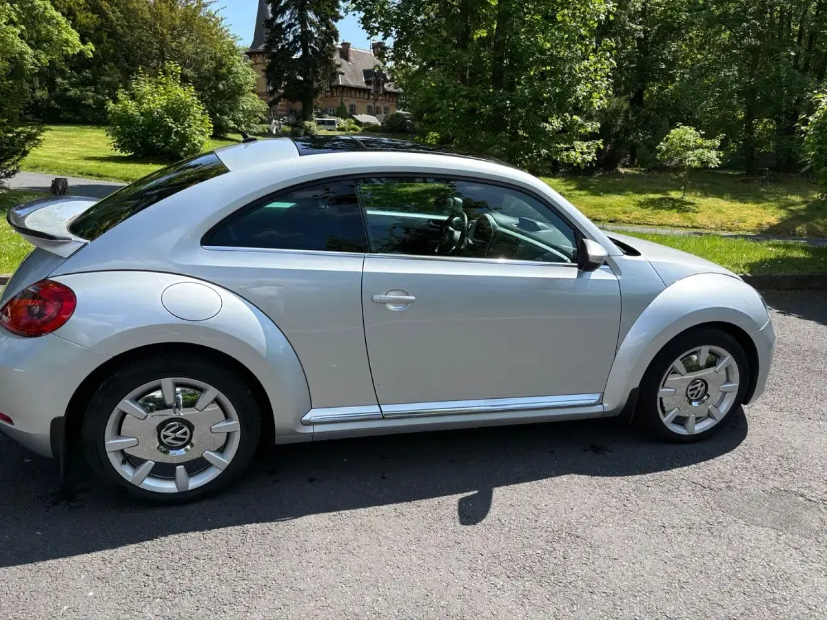 Gebraucht VW Beetle 105 PS (77 kW) 2012 Silber Kleinwagen
