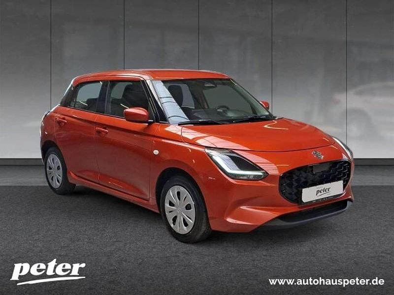 Neu Suzuki Swift Club 82 PS (60 kW) 2025 Orange (flame orange met.) Kleinwagen