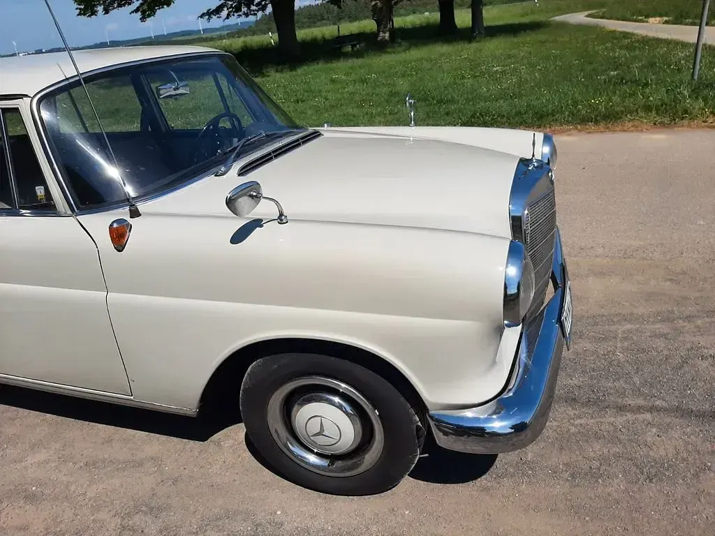 Gebraucht Mercedes 190 80 PS (58 kW) 1963 Grau Limousine