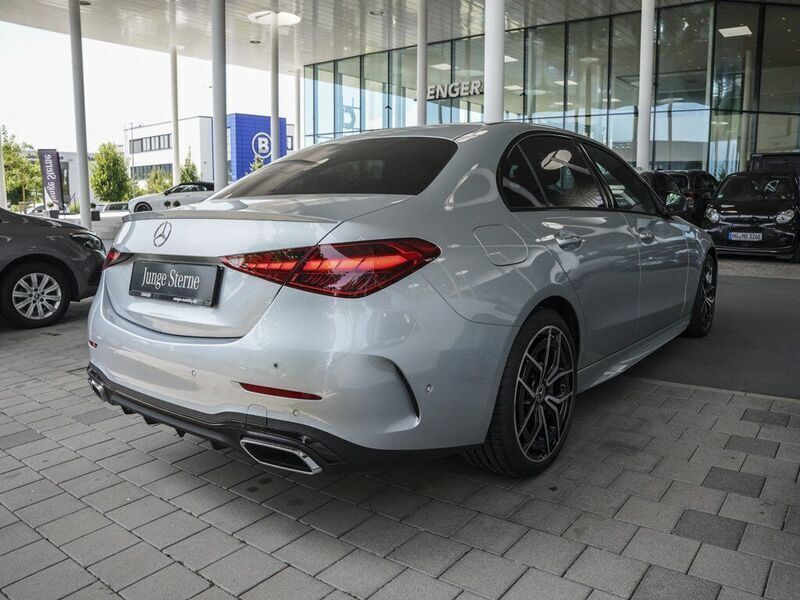 Gebraucht Mercedes C300 AMG 265 PS (194 kW) 2024 Silber Limousine