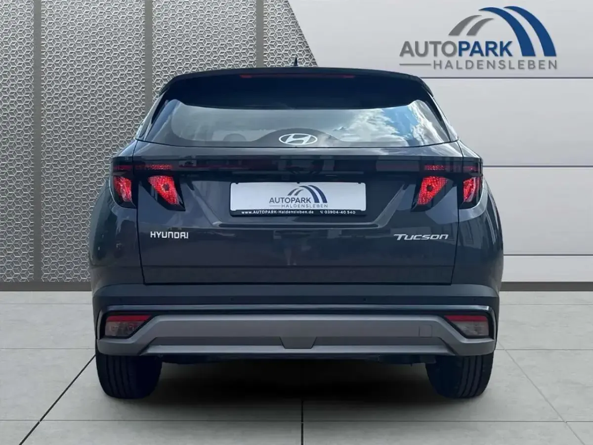 Neu Hyundai Tucson 150 PS (110 kW) 2026 Ecotronic grey SUV